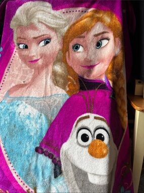 Disney Frozen Elsa, Anna & Olaf Plush Throw - Pink & Blue